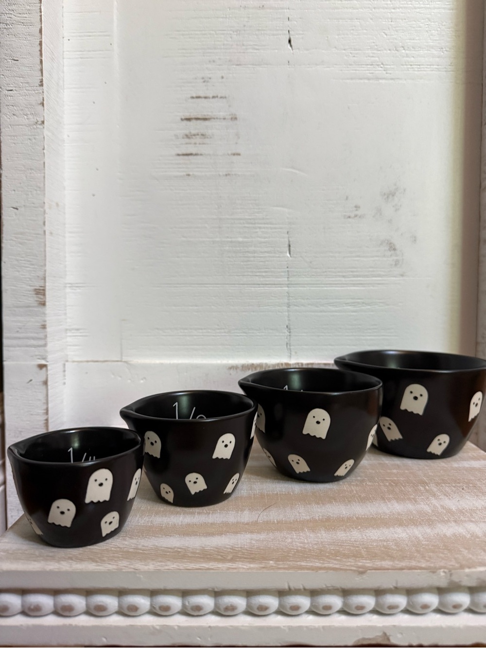 Rae Dunn Set of 4 Black Ghost Measuring Cups